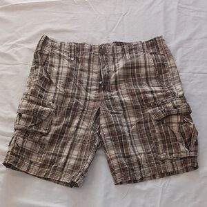 Eddie Bauer Men's Tan Plaid Cargo Shorts